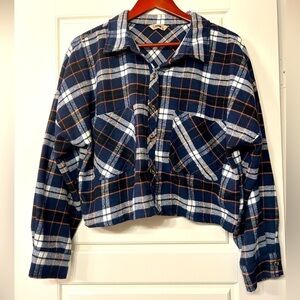 Women’s Size Large Flannel Blue Plaid Cropped Y2K streetwear casual comfy